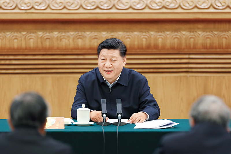 2019年3月18日，中共中央總書記、國家主席、中央軍委主席習近平在北京主持召開學校思想政治理論課教師座談會并發表重要講話。 新華社發 盛佳鵬/攝