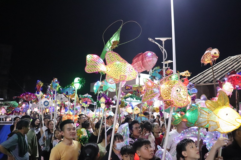 8 游魚現(xiàn)場(chǎng).JPG